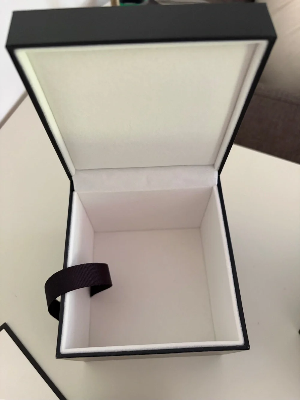 Gucci Men’s Jewelry Box in White with Black Trim
